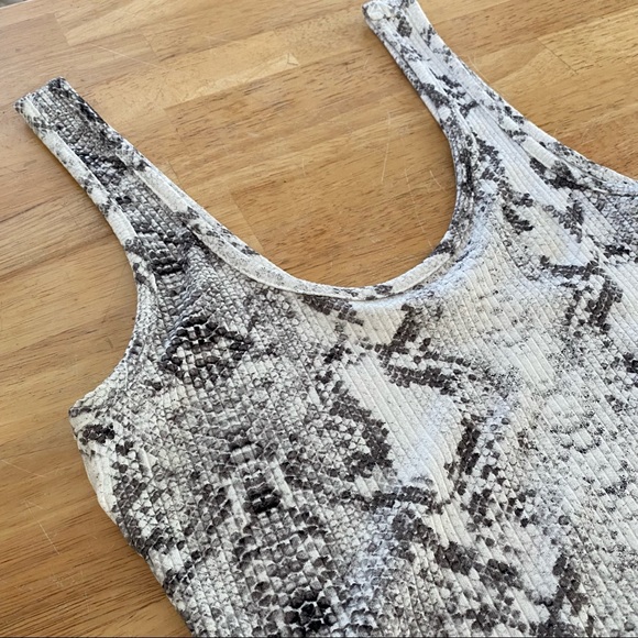 Printed Bodysuit - Picture 3 of 5